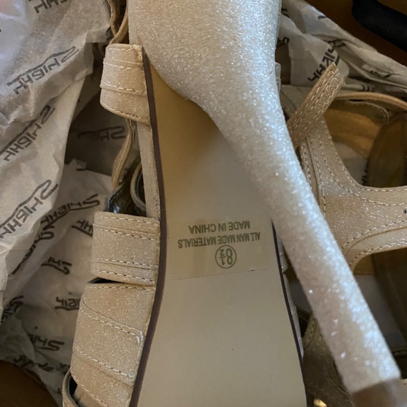 Heels - Picture 5 of 6